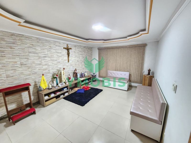 Casa em condomínio com piscina, churrasqueira e 5 vagas de garagem — foto 6 de 52