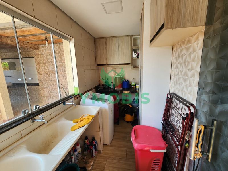 Casa em condomínio com piscina, churrasqueira e 5 vagas de garagem — foto 22 de 52