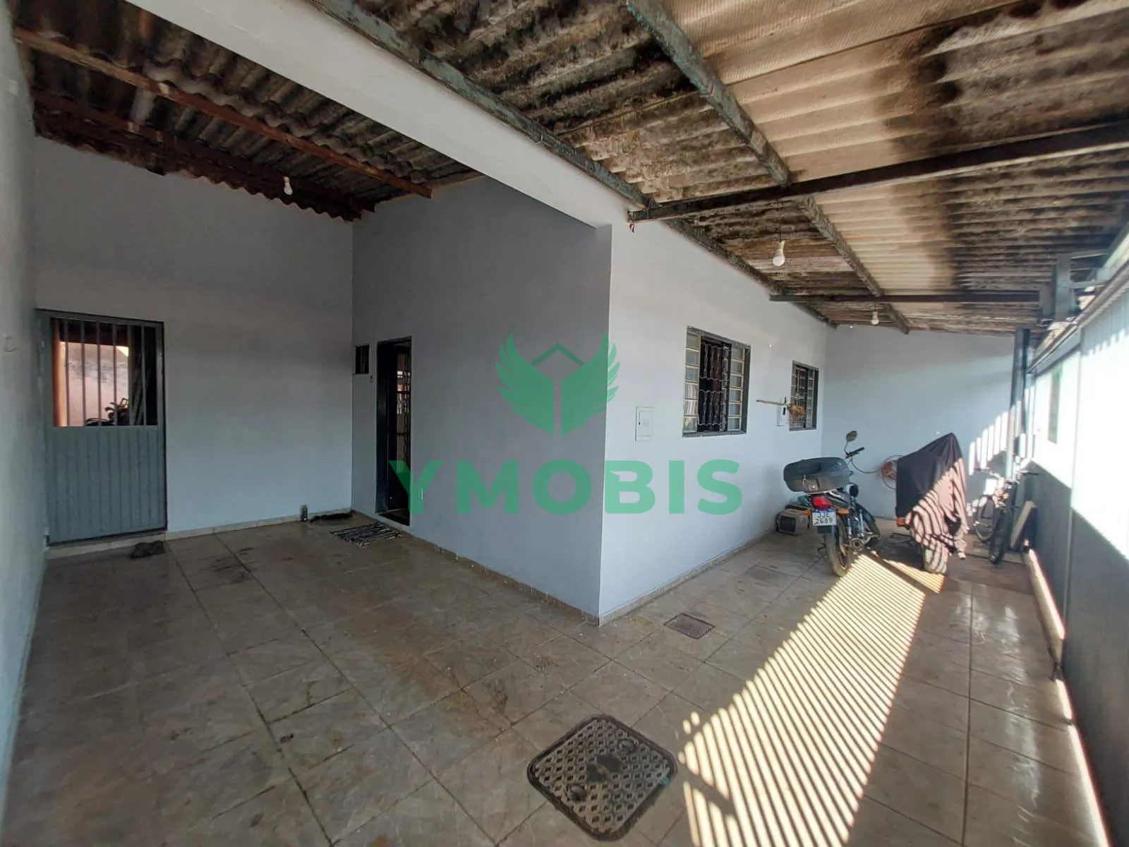 Casa espaçosa, ao lado de comércio e transporte, melhor quadra do P Norte